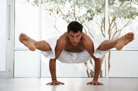 Oprócz utraty wagi, joga siłowa tworzy piękną definicję mięśni